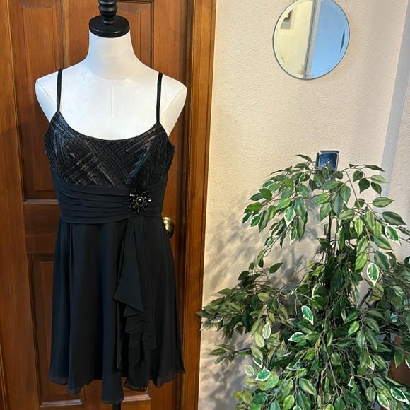 PRICE FIRM BCBGMaxAzria dress - Picture 10 of 11